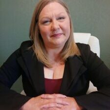 Kelly Kuykendall Headshot (1)
